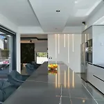 Royal Sunset 펜션 자톤