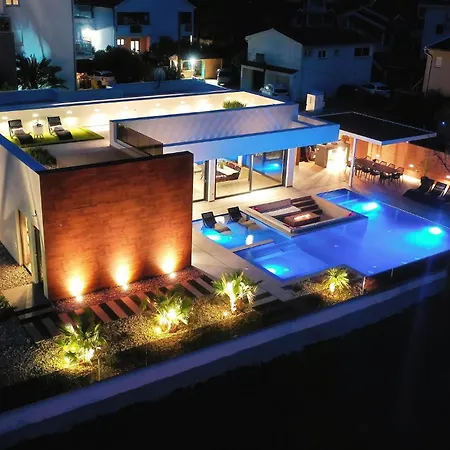 Royal Sunset Holiday home *